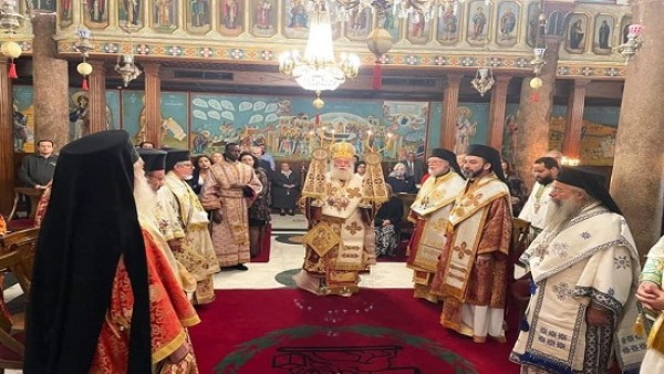 بالدير العمود الذي قطع عليه رأسها .. البابا ثيودروس الثاني يترأس الاحتفال بعيد القديسة كاترينا في الإسكندرية