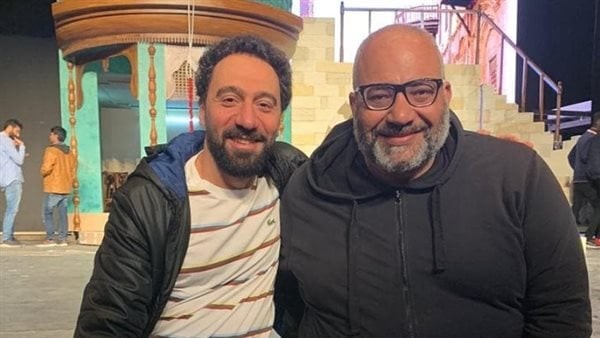 تصرف مفاجئ من محمد سلام تجاه صورته القديمة مع بيومي فؤاد