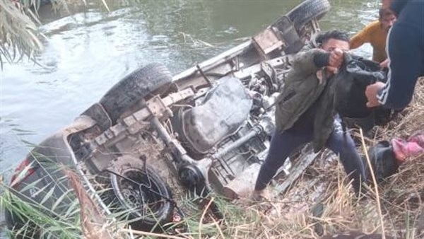 4 جثث و11 مصابًا.. ننشر أسماء ضحايا انقلاب سيارة تقل عددا من تلاميذ المدارس بأسيوط
