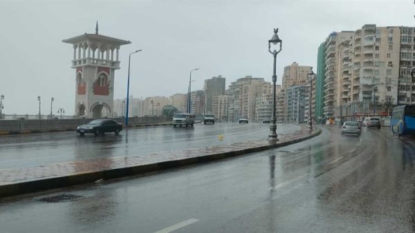 خُذ كمامة معك وابتعد عن الأشجار.. «الأرصاد» تحذِّر من أتربة ورياح اليوم