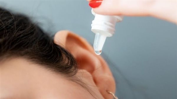 أفضل طريقة لعلاج ألم الأذن.. متى نلجأ لشفط القيح والإفرازات؟