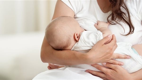 كيف تحسن المكملات قبل وبعد الولادة مستويات فيتامين ب12 في حليب الثدي؟