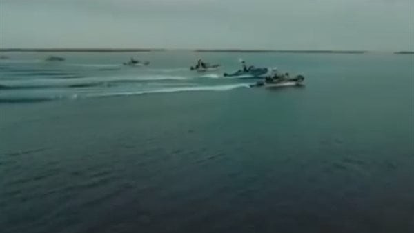 أصيبت بصاروخ، تفاصيل الهجوم علي سفينة شحن بريطانية في البحر الأحمر