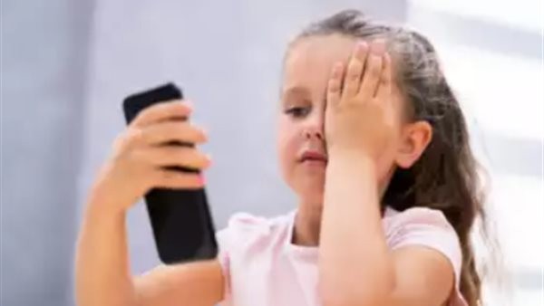 أسباب الرمش المفرط عند الأطفال.. أبرزها جفاف العين