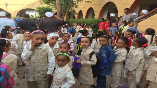 لانش بوكس طلاب مدارس الصعيد «طعم تاني».. جبنة قديمة وعيش شمسي