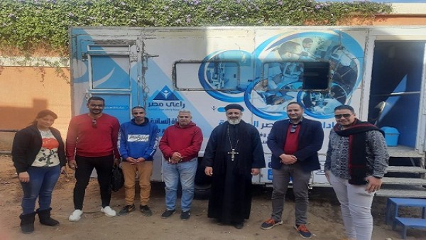 كنيسة مارمينا بالدرملي تستضيف قافلة طبيه لعلاج الأقباط والمسلمين بالمجان - صور