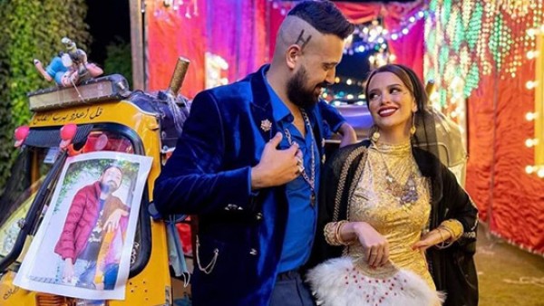 بالصور.. خطوبة البلوجر عمرو راضى وهدير النحاس " الدخول بالملابس الشعبية
