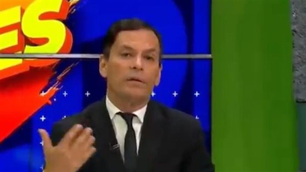 مذيع شجاع حافظ على ثباته لحظة وقوع زلزال الإكوادور (فيديو)