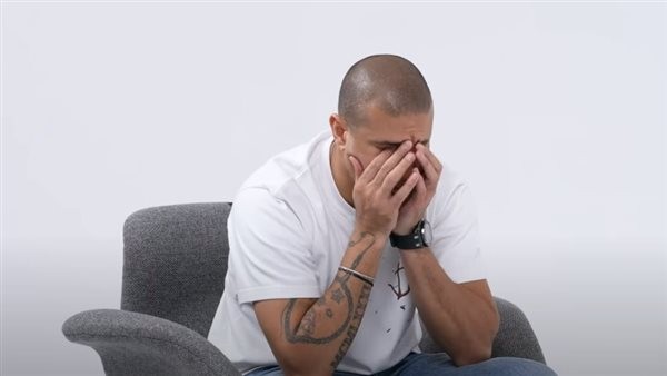 محمد زيدان يدخل فى نوبة بكاء ويوجه رسالة مؤثرة لوالده (فيديو)