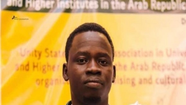 «جون» مسيحي سوداني يشارك المصريين طقوس رمضان: «أشعر بالفرحة معهم»