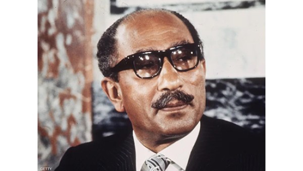 فيديو.. كريم جاهين: يفيد بإيه اعتذار "السادات" بعد ما كان السبب فيما وصلنا له من سيطرة السلف والإخوان والدروشة على عقول المصريين