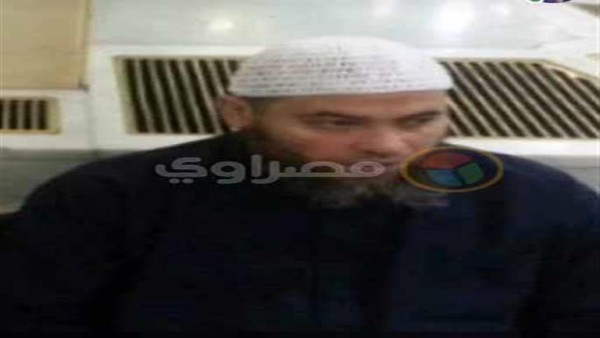 بركة دماء أمام المسجد.. الصور الأولى من مسرح جريمة مقتل مؤذن الإسكندرية(فيديو وصور)
