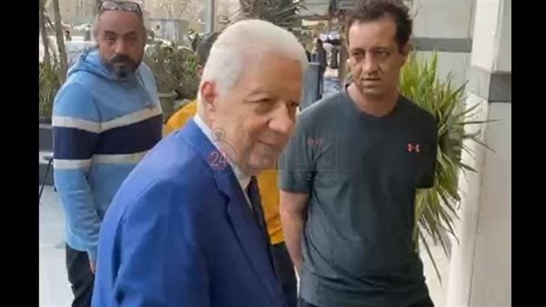 دخلت أسد وطلعت أسد.. استقبال حافل لمرتضى منصور أمام منزله عقب خروجه من محبسه - فيديو