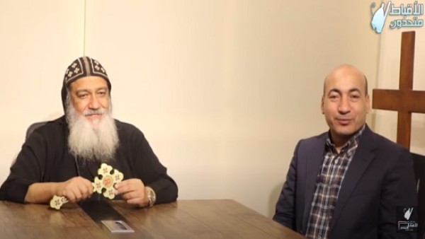 فيديو .. نادر شكري يجري مقابلة مع الأنبا جوزيف ونيافته يكشف بداية خدمة الكنيسة القبطية بإفريقيا : توسعت على يد "أسد القارة السمراء"