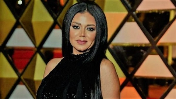بعد 22 عامًا.. الجمهور ينتقد ملابس رانيا يوسف في «عائلة الحاج متولي»