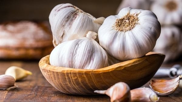 سعر كيلو الثوم بالأسواق الشعبية يصل إلى 50 جنيها.. و70 جنيها بالسلاسل التجارية
