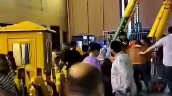 الصور الأولى لسقوط لعبة الملاهي بالإسكندرية