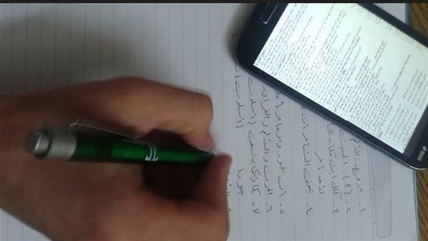 تداول أسئلة وإجابات امتحان اللغة العربية للدبلومات الفنية عبر جروبات الغش