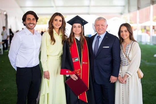 الملكة رانيا تحتفل بتخرج الأميرة سلمى من جامعة كاليفورنيا