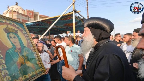 الأنبا ماركوس يحتفل بعيد الشهيدة دميانة بالبرارى وسط حضور الالاف من الزائرين