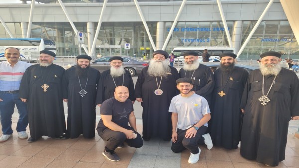 الأنبا تكلا يعود لأرض الوطن عقب جولة رعوية بكندا وأمريكا