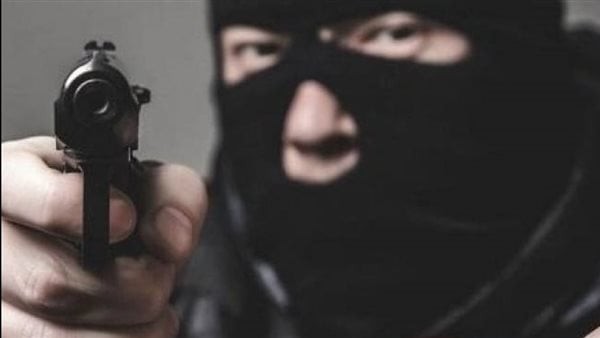 سرقة 4 كيلوجرامات ذهب.. مجهولون يهاجمون محل صائغ بمدينة عربية