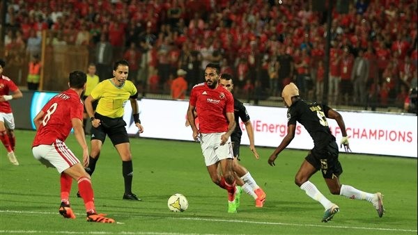 أخطاء كارثية.. تحرك جديد من الأهلي ضد حكم نهائي الوداد المغربي