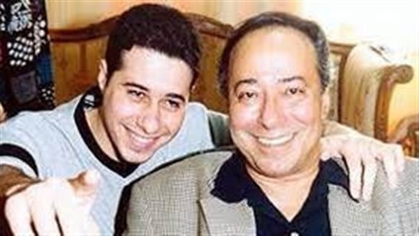أحمد السعدني يكشف تفاصيل الحالة الصحية لـ والده
