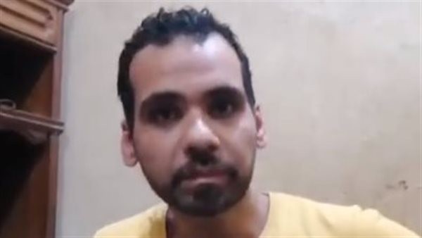 معلمة تتعدى على تلميذة في القليوبية.. ووالدها: ضربتها بالخرطوم عشان مكانتش مذاكرة - فيديو