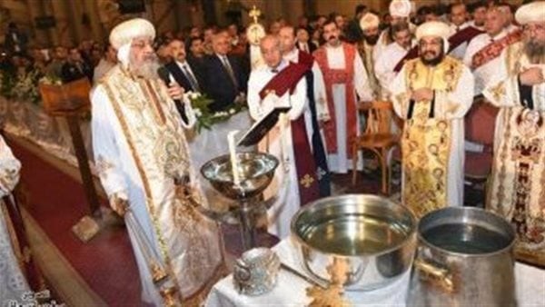 ما الفرق بين صلاة اللقان في عيد الرسل و صلاة اللقان في خميس العهد وصلاة اللقان في عيد الغطاس؟