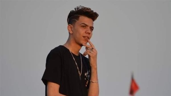 "فضلى شوية وهبقى من الأموات".. مؤدي المهرجانات "كلوشة" يتنبأ بوفاته ويرحل في شبابه