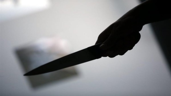 جري حافي وبكى في المسجد.. تفاصيل جديدة في واقعة طبيب التخدير قاتل والديه بالإسكندرية