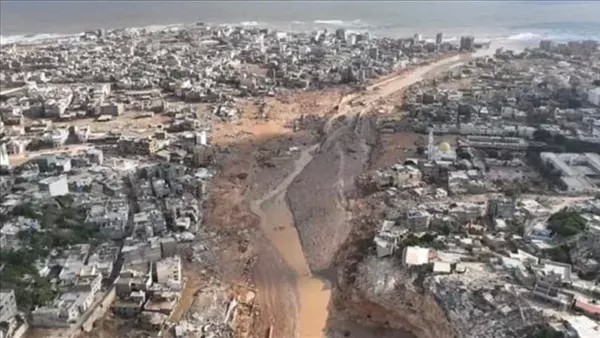 شاهد.. مبان مدمرة جرفتها الفيضانات في درنة الليبية