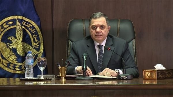 برسم تأشيرة 500 جنيه، الداخلية تحدد إقامة الأجانب بمصر بحد أقصى 10 سنوات
