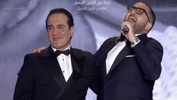 محمد ثروت يبكي خلال حديثه عن مرض ابنه النادر: مفيش أغلى من الضنا (فيديو)