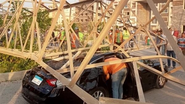 إصابة شخصين إثر سقوط برج ضغط عالٍ بالخمائل في الجيزة | صور