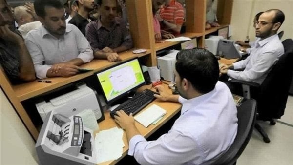 حظر ممارسة أي عمل سياسي للموظف أثناء أداء عمله بقانون الخدمة المدنية