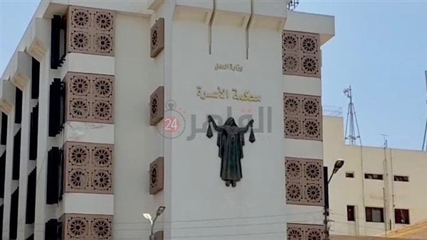 كريستينا غيرت الملة لتحصل على الطلاق من زوجها البخيل