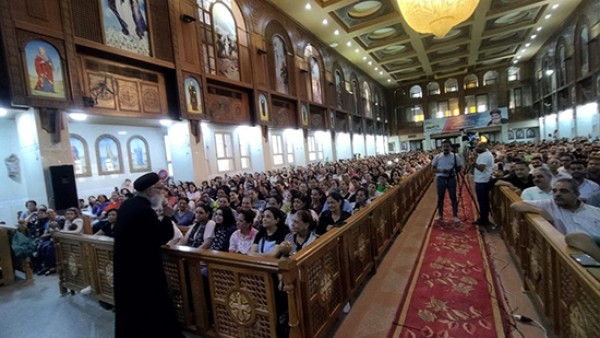 القمص بولس چورچ يلقي محاضرة "هل تخدمني أنا؟" بكنيسة العذراء بعزبة النخل