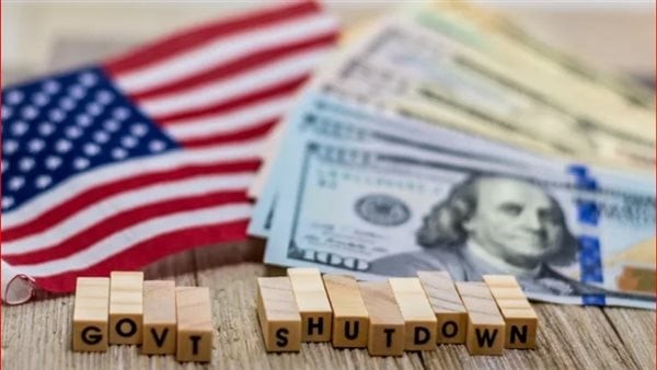 انقطاع رواتب الملايين .. الإغلاق الفيدرالي أسوأ سيناريو يهدد الاقتصاد الأمريكي.. خسائر أسبوعية بالمليارات وخطر يهدد الديون السيادية