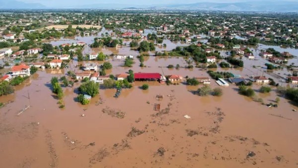 كانوا بيجروا على أكل عيشهم.. وفاة 13 من عائلة واحدة بالإسكندرية في عاصفة دانيال بليبيا