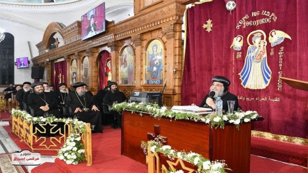 قداسة البابا يفتتح مبنى خدمات بكنيسة العذراء والبابا كيرلس عمود الدين بالإسكندرية ويشيد بتاريخها
