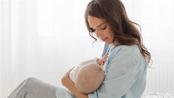 هل يمكن تناول حبوب منع الحمل الطارئة في أثناء الرضاعة؟.. طبيب يجيب