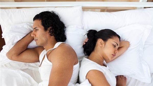 العجز الجنسي أكثر شيوعًا عند الرجال والنساء فوق سن الـ 40.. تعرف على أنواعه وأعراضه