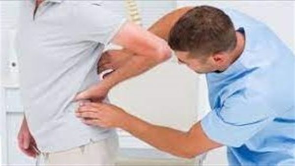 ما هي أعراض المغص الكلوي المتكرر؟.. نزول دم في البول أبرزها