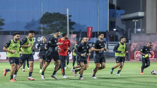 «اللاعيبة زعلانين».. شوبير يكشف مفاجأة من تدريب الأهلي