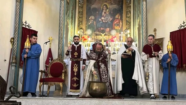 قادماً من أرمينيا.. الميرون المقدس الجديد يصل إلي سوريا