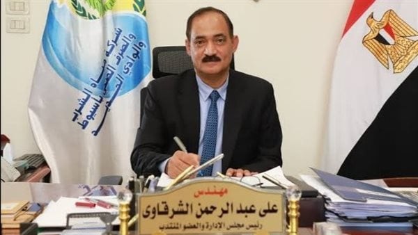الناس هتموت من العطش، استبعاد رئيس شركة مياه أسيوط من منصبه، والمحافظ يكشف ما حدث (فيديو)