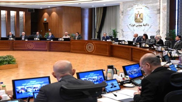 أول تعليق من الحكومة على التطورات التي شهدها الشرق الأوسط أمس
