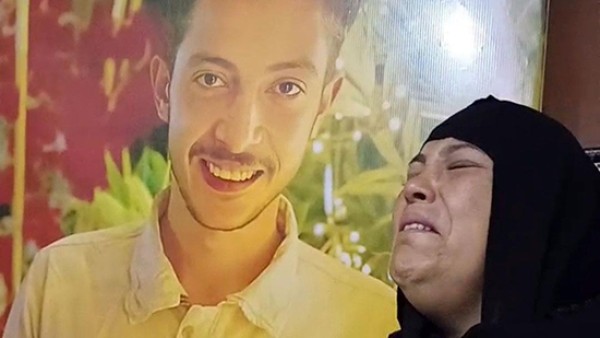 "كان في بيتنا واكل عيش وملح".. أم شاب قُتل بسبب كلب على يد صديقه تروي التفاصيل